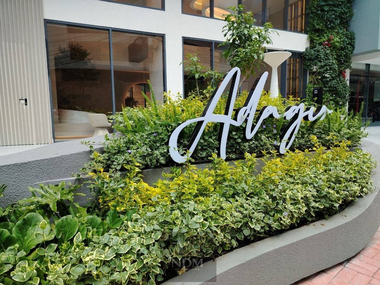 ESTUDIO MODERNO EN VENTA, SECTOR: REPÚBLICA DEL SALVADOR, 28.5 m2, 1 habitación, 1 baño, cocina tipo americana, vista posterior piso 7