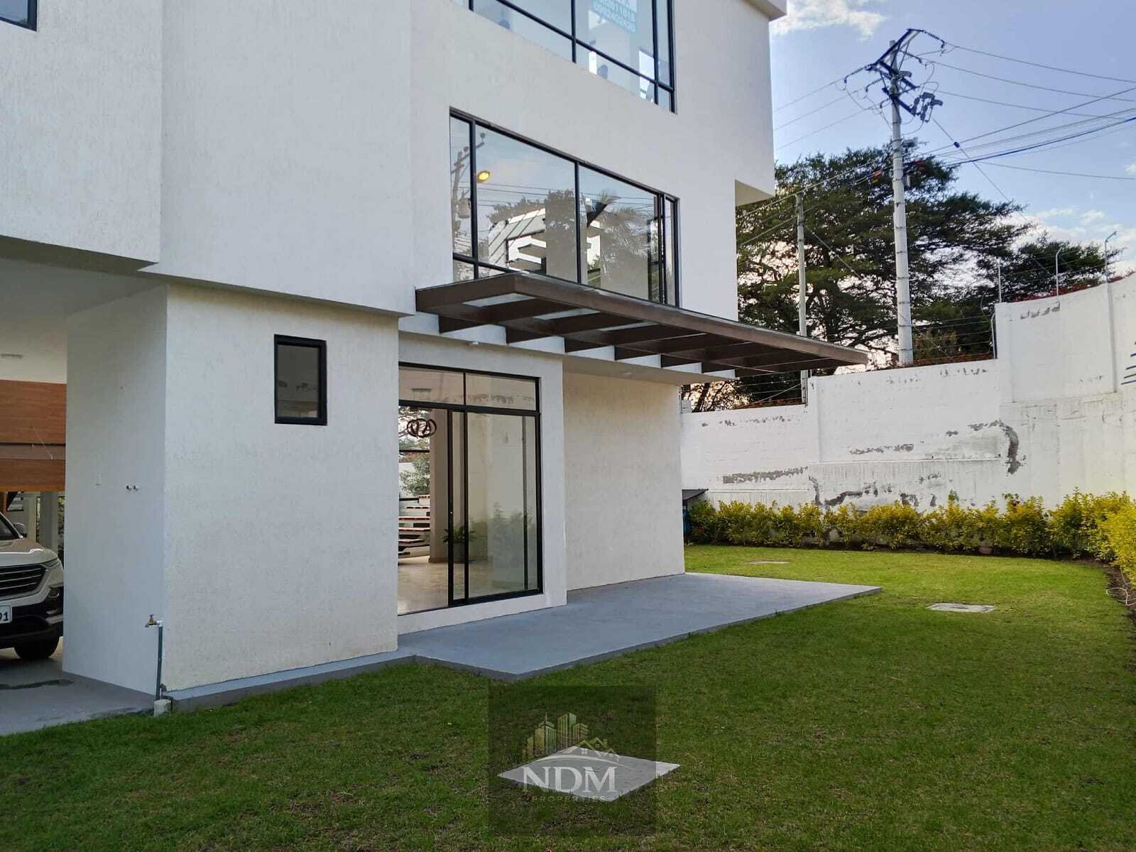 RENTA DE CASA A ESTRENAR, SECTOR: TUMBACO, 3 habitaciones, estilo minimalista, 3 baños completos, 2 mediso baños, 2 parqueaderos