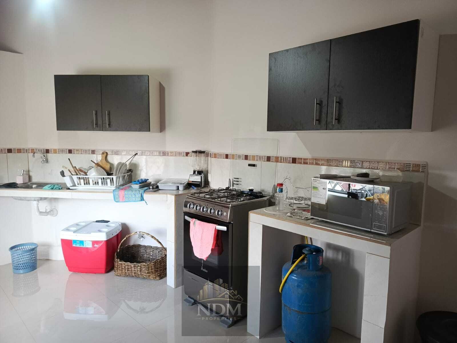 RENTA DE CASA AMOBLADA, SECTOR: TUMBACO, 150m2, 1500m2 de terreno, 2 habitaciones, 2 baños, sal, cocina, comedor, 4 parqueaderos